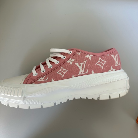 Louis Vuitton Squad Sneaker in pink never worn - Picture 7 of 9